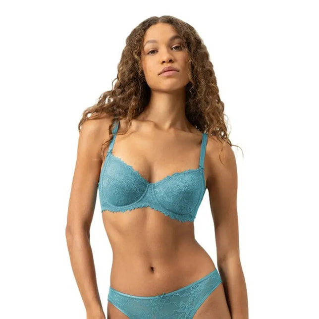 Mey dames beugel-bh 1350002 in turquoise kant, met gevoerde cups, geschulpte randen en verstelbare bandjes. - Jambelles
