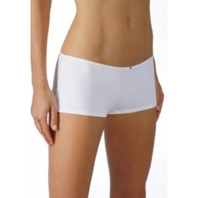 Mey dames boxer panty 79108 in wit, met lage taille, korte pijpjes en klein logo voorop. - Jambelles