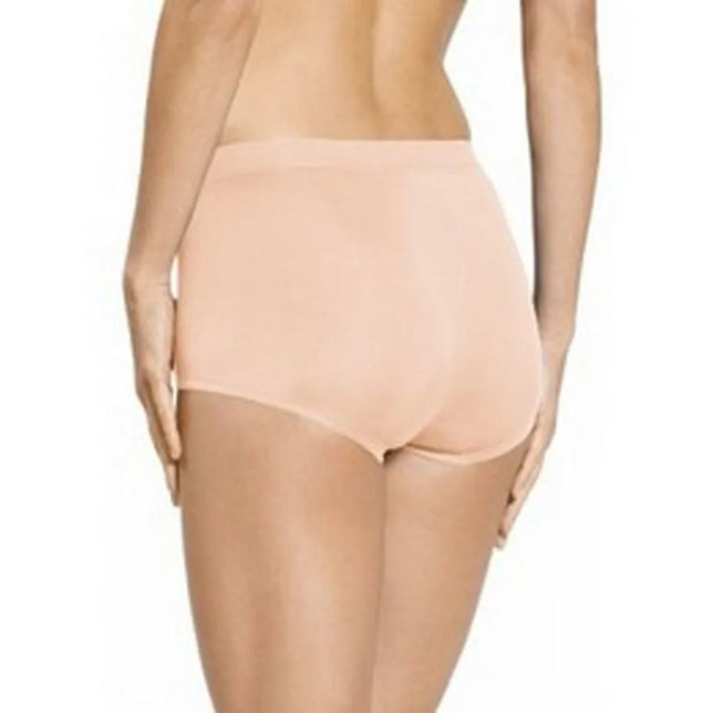 Achteraanzicht van model in lichtroze Mey dames boxer panty slip 59218 met brede tailleband en glad ontwerp. - Jambelles