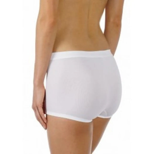 Witte Mey dames boxer panty slip 59218, van achteren gezien, met brede tailleband en korte pijpjes. - Jambelles