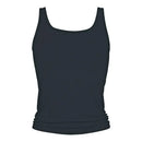Witte Mey Basics 75101 dameshemdtop met brede bandjes en ronde rughals, achteraanzicht op model - Jambelles