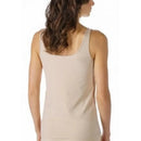 Witte Mey Basics 75101 dameshemdtop met brede bandjes en ronde rughals, achteraanzicht op model - Jambelles