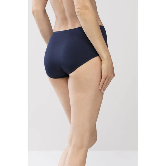 Mey dames Taillen-Slip 79285 in donkerblauw, achteraanzicht met hoge taille en gladde, effen afwerking. - Jambelles