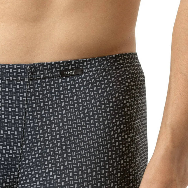 Mey heren boxer Shorty 37234 in zwart met grijs streepjespatroon en klein logo op de tailleband. - Jambelles