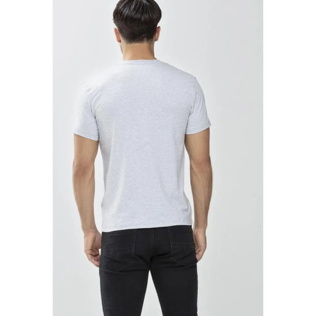 Mey heren shirt 46507 in lichtgrijs, achteraanzicht op model, met korte mouwen en effen ontwerp. - Jambelles