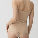 Oroblu Dolcevita damesbody in beige, achteraanzicht met spaghettibandjes en bijpassende slip. - Jambelles