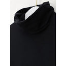 Close-up van zwart Oroblu dames shirt Perfect Line Modal met soepel gedrapeerde col aan een kledinghanger. - Jambelles