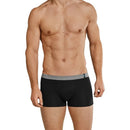 Achteraanzicht van Schiesser herenboxer Low Rise in wit met korte pijpen en grijze logotailleband. - Jambelles