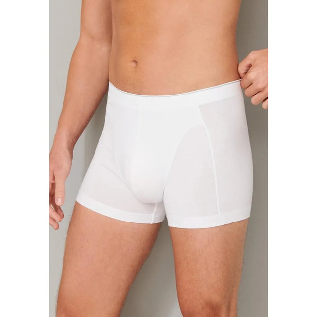 Schiesser heren boxershort 174004 in wit, aansluitend model met korte pijpen, gladde tailleband en voorpandnaden. - Jambelles