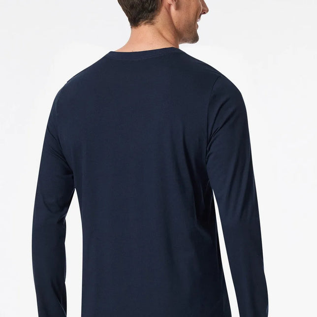 Donkerblauw Schiesser heren nachtshirt met lange mouwen en ronde hals, achteraanzicht op een model. - Jambelles