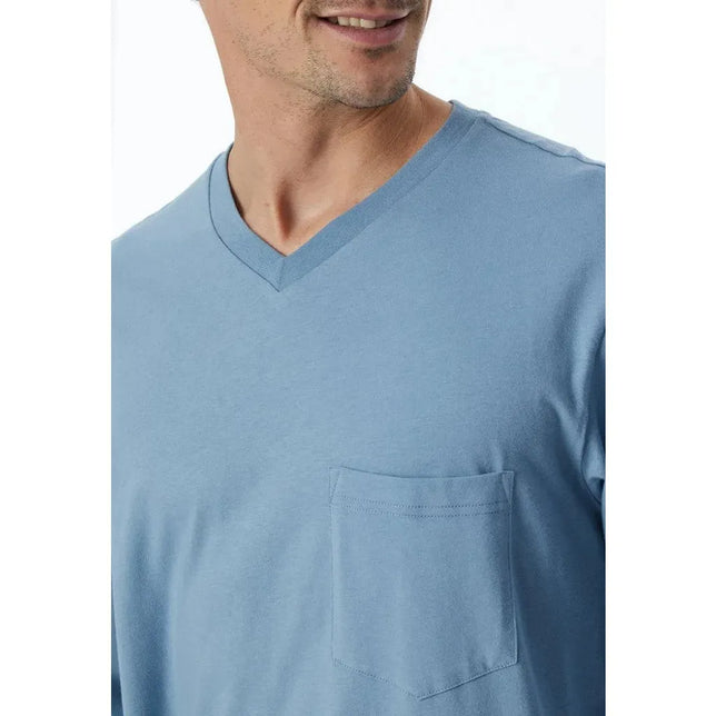 Schiesser herenpyjamaset 181154 met lichtblauw shirt, V-hals en borstzak. - Jambelles
