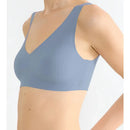 Lichtblauwe Sloggi Zero Feel 2.0 damesbralette met brede bandjes, diepe ronde hals en glad, naadloos ontwerp. - Jambelles
