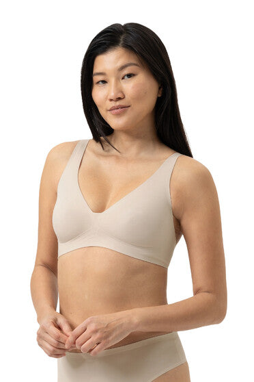trianglebra1150029_703bailey_1